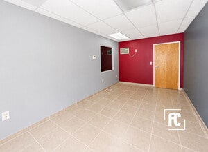450-494 NW Lake Whitney Pl, Port Saint Lucie, FL for lease Interior Photo- Image 2 of 6