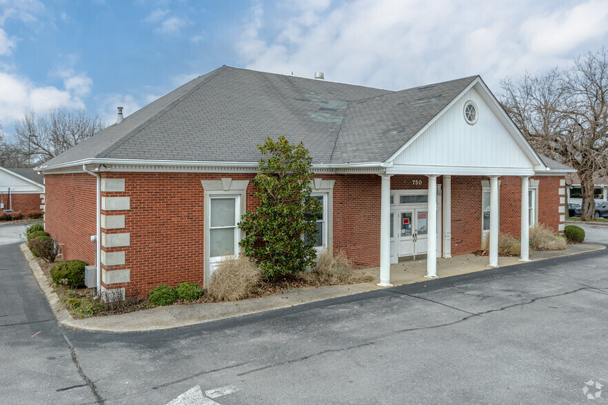 750 S Church St, Murfreesboro, TN à vendre - Photo du bâtiment - Image 1 de 1