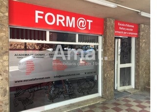 Plus de détails pour Multi-résidentiel à vendre