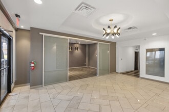 4440-4460 Spring Valley Rd, Dallas, TX for lease Interior Photo- Image 1 of 11