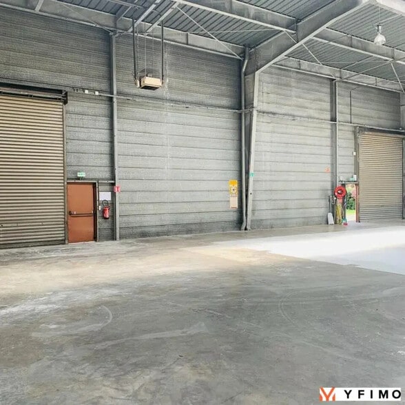 Industrial in Orgeval for lease - Building Photo - Image 2 of 8