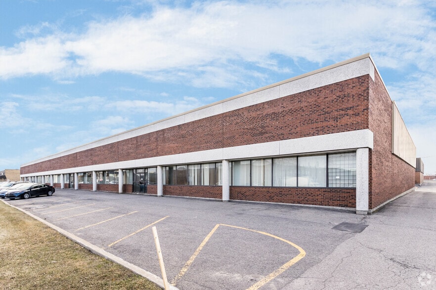 4448-4454 Rue Garand, Montréal, QC à louer - Photo du bâtiment - Image 2 de 7