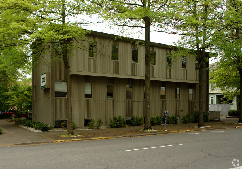 315 W Broadway, Eugene, OR for sale - Primary Photo - Image 1 of 4