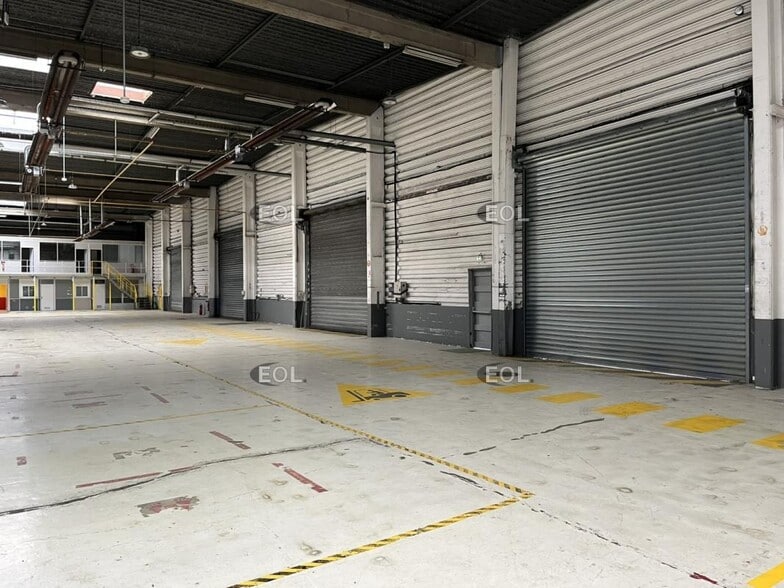 Industrial in Nanterre for lease - Building Photo - Image 3 of 9