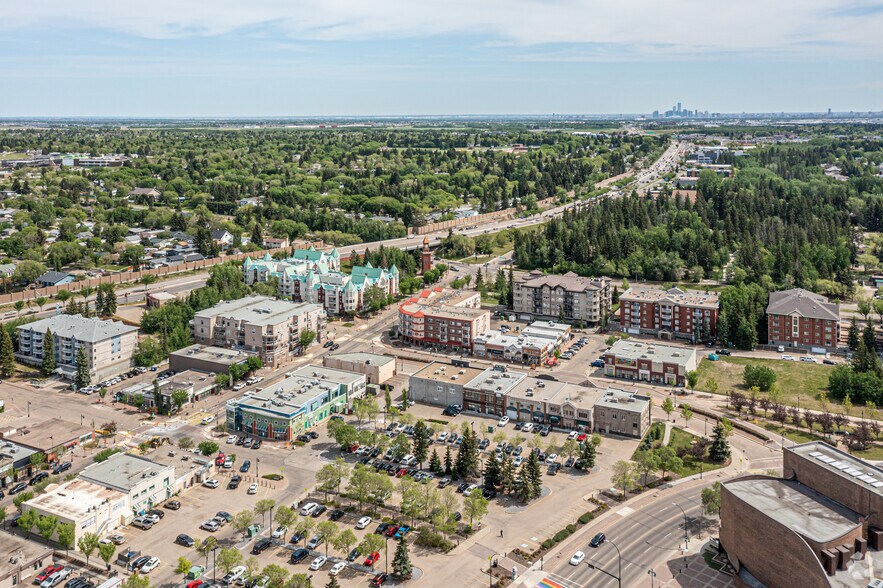 39 St Thomas St, St. Albert, AB à vendre - Aérien - Image 2 de 6