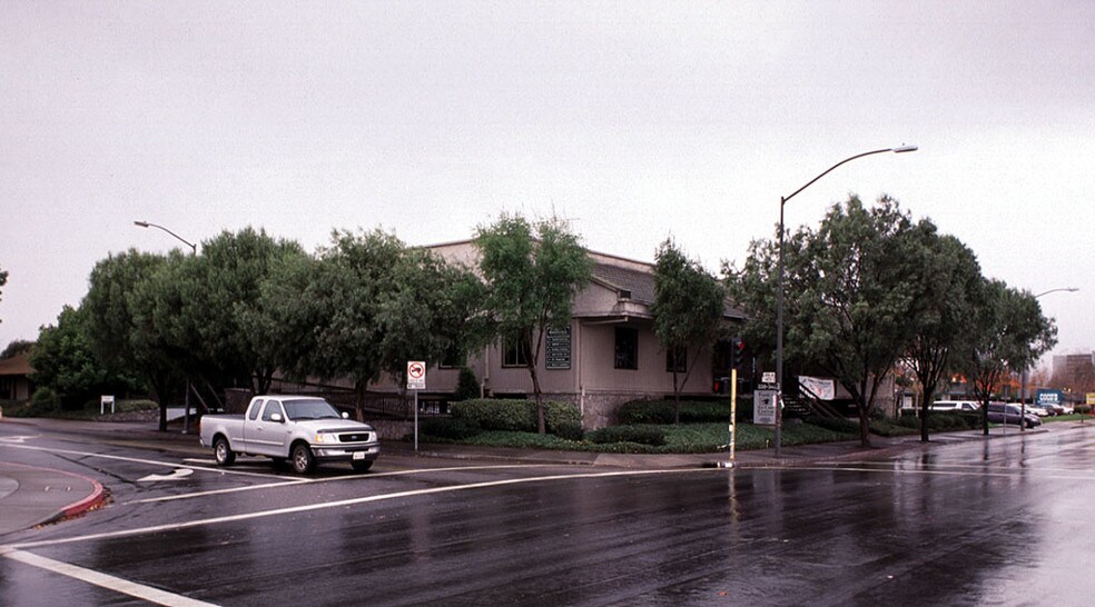 336-344 E Hamilton Ave, Campbell, CA à louer - Photo du bâtiment - Image 2 de 4