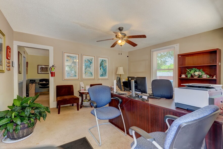 529 Boyd St, Reidsville, NC for sale - Interior Photo - Image 2 of 15