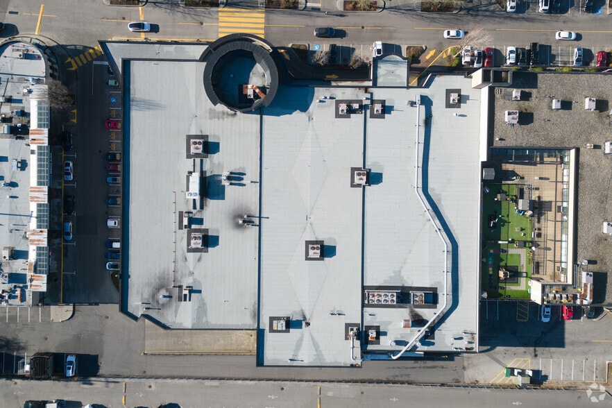 20395 Lougheed Hwy, Maple Ridge, BC à louer - Aérien - Image 3 de 7