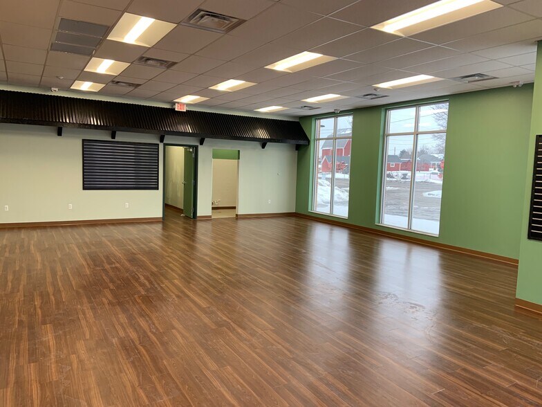 9228 Highland Rd, White Lake, MI for lease - Building Photo - Image 2 of 13