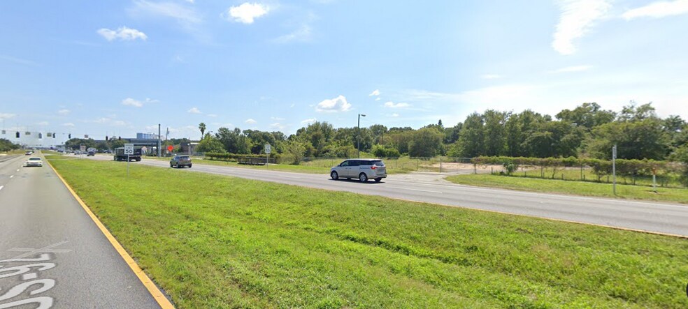 6525 E Hillsborough Ave, Tampa, FL à vendre - Photo du bâtiment - Image 3 de 8