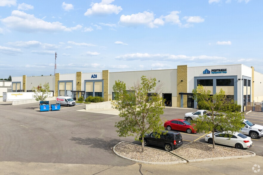 8560 Roper Rd, Edmonton, AB for lease - Primary Photo - Image 2 of 3