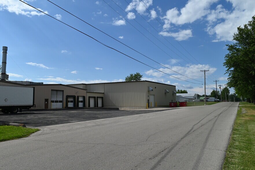 1000 N Morton St, Portland, IN à vendre - Photo du bâtiment - Image 2 de 8