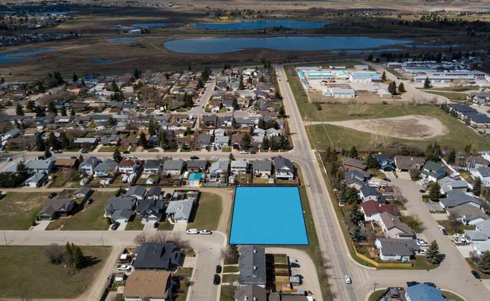 346 Parkview Estate, Strathmore, AB à vendre - Aérien - Image 3 de 10