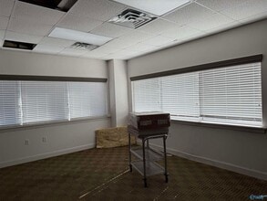 6485 University Dr NW, Huntsville, AL for lease Interior Photo- Image 2 of 6