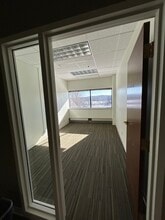 N14W23777 Stone Ridge Dr, Waukesha, WI for lease Interior Photo- Image 1 of 4