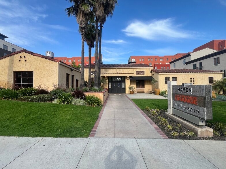 260 S Raymond Ave, Pasadena, CA à louer - Photo du bâtiment - Image 2 de 4