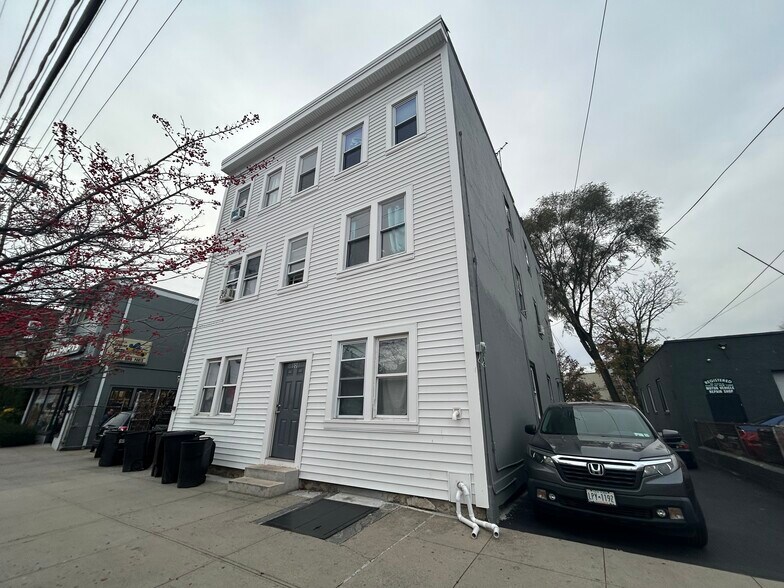 658 Mamaroneck Ave, Mamaroneck, NY for sale - Building Photo - Image 1 of 8