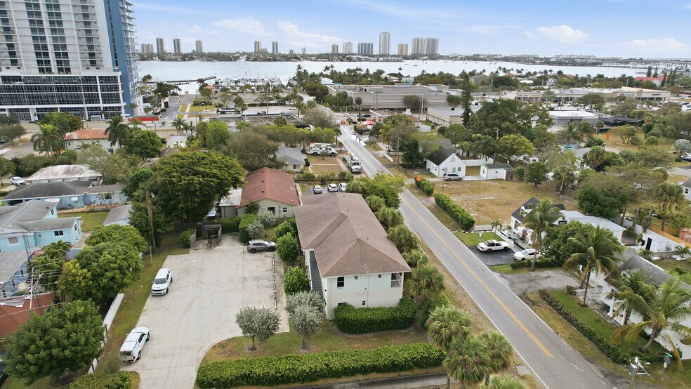 105 2nd St, Lake Park, FL à louer - Photo du bâtiment - Image 2 de 15