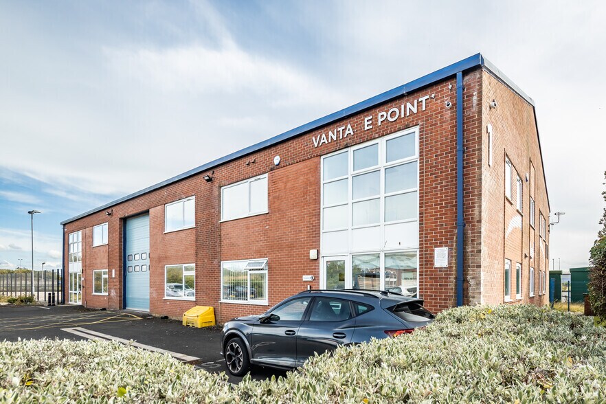 Amy Johnson Way, Blackpool for lease - Primary Photo - Image 1 of 4