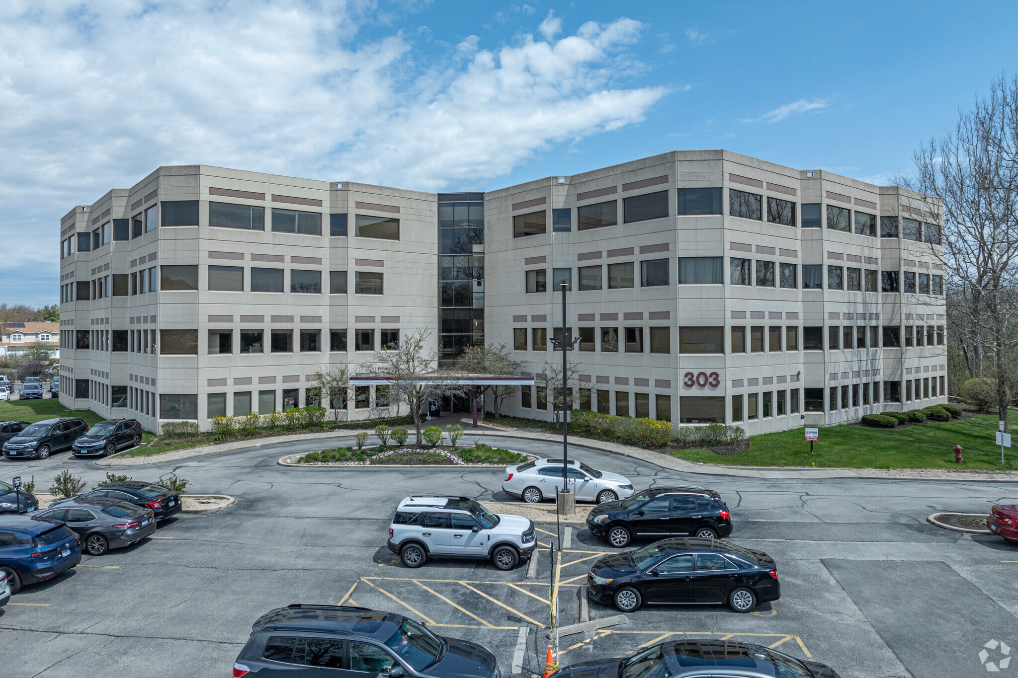 300 & 303 E Army Trail Road, Bloomingdale, IL for lease Primary Photo- Image 1 of 5