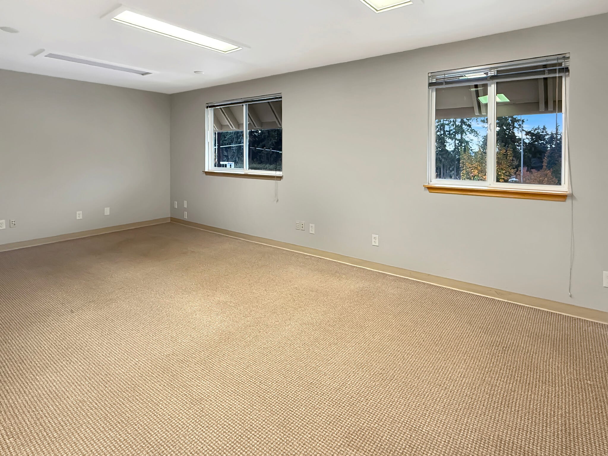 9623 32nd St SE, Lake Stevens, WA for lease Interior Photo- Image 1 of 7