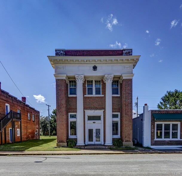 132 N Main St, Pamplin, VA à vendre - Photo du bâtiment - Image 1 de 1