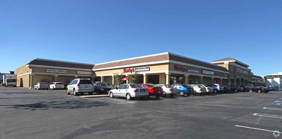 6209-6255 Topanga Canyon Blvd, Woodland Hills, CA for lease - Building Photo - Image 1 of 11