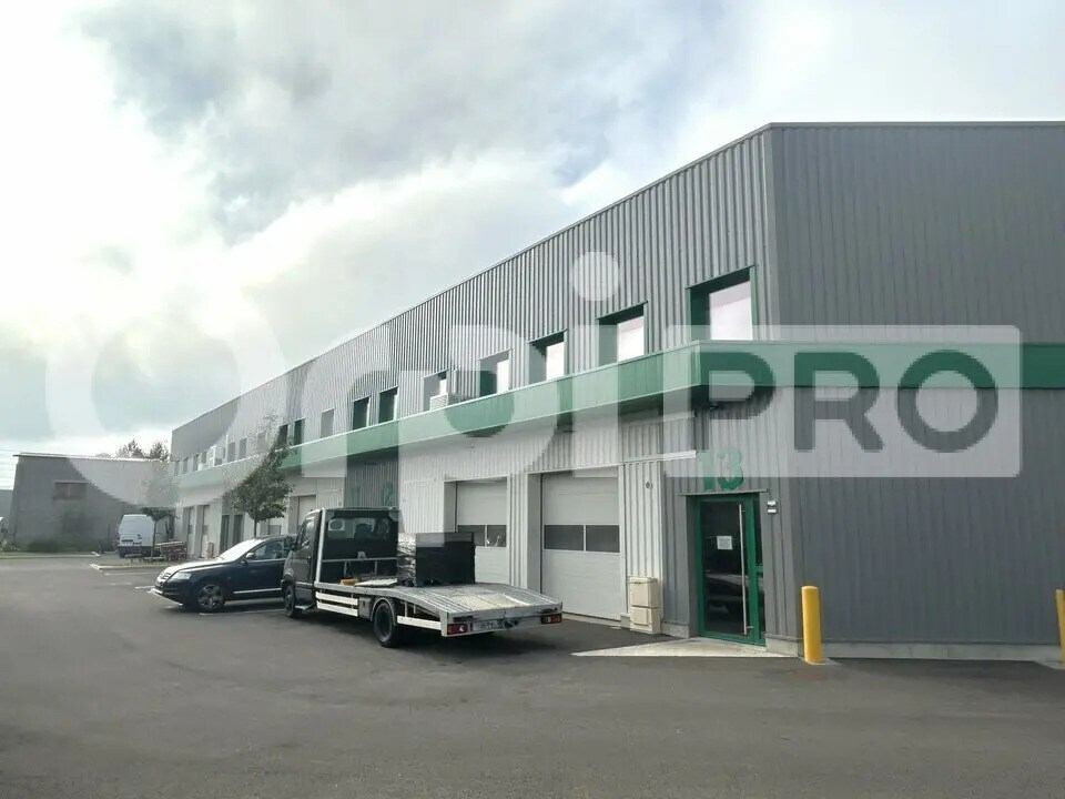 Flex dans Mions à louer Photo du bâtiment- Image 1 de 6