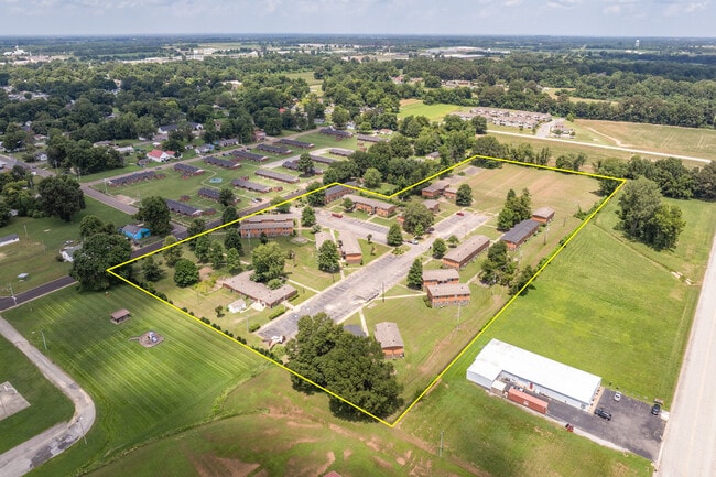 Plus de détails pour 515 Nash St, Union City, TN - Multi-résidentiel aux enchères