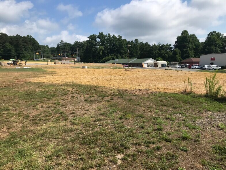 9999B Sugar Hill Rd, Marion, NC à vendre - Photo du bâtiment - Image 3 de 16