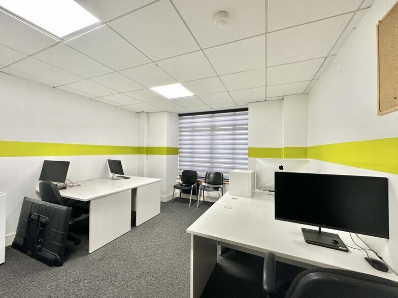 460-464 Uxbridge Rd, Hayes à louer - Photo intérieure - Image 3 de 29