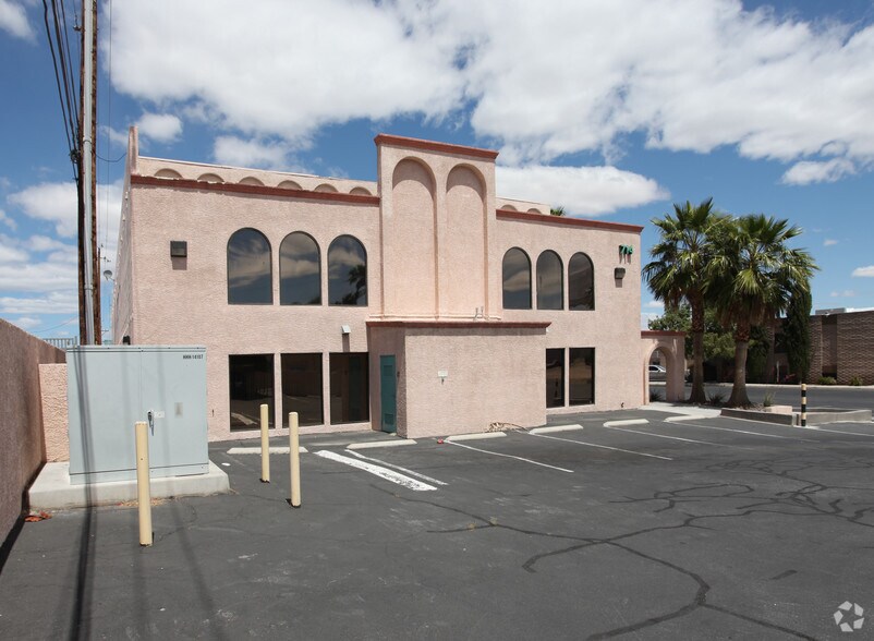 714 E Sahara Ave, Las Vegas, NV à vendre - Photo du bâtiment - Image 3 de 10