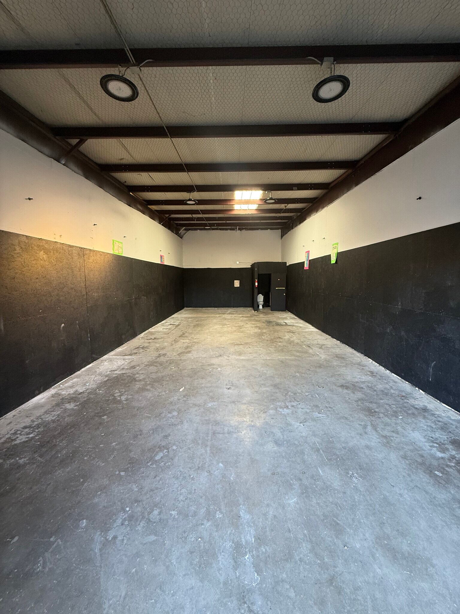 2345 Dalworth St, Grand Prairie, TX for lease Interior Photo- Image 1 of 3