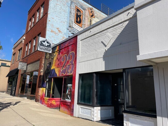 Plus de détails pour 123 E Kalamazoo St, Lansing, MI - Commerce de détail à louer