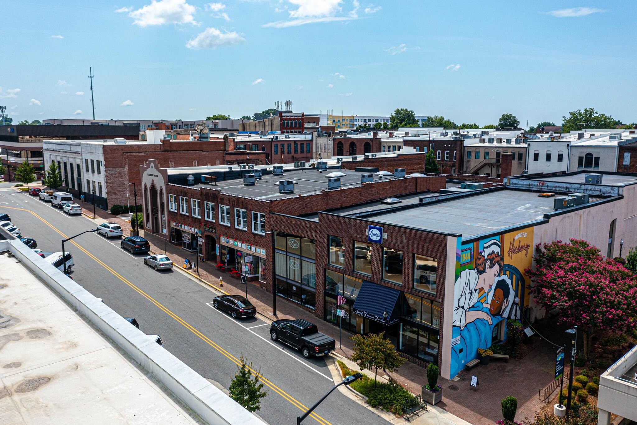 219 1st Ave NW, Hickory, NC for sale Building Photo- Image 1 of 31