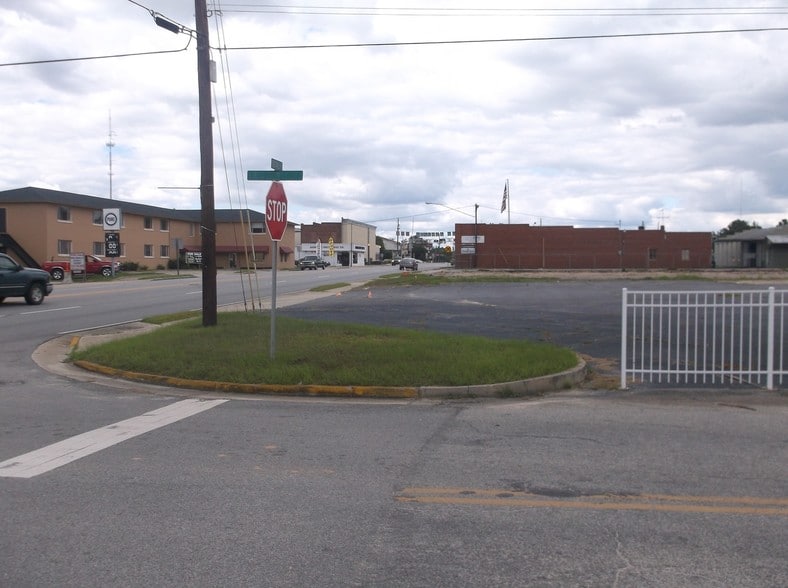 12-14 Duval St, Claxton, GA à vendre - Photo principale - Image 1 de 19