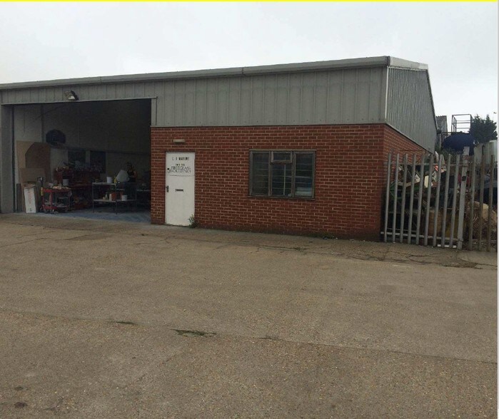 Vicarage Ln, Rochester à louer - Photo principale - Image 2 de 3