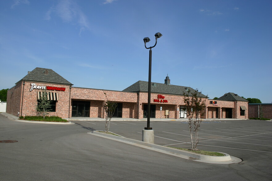 10133-10149 Riverside Pky, Tulsa, OK for lease - Building Photo - Image 1 of 4