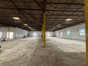 315 N Oakley Blvd, Chicago, IL for lease Interior Photo- Image 2 of 3