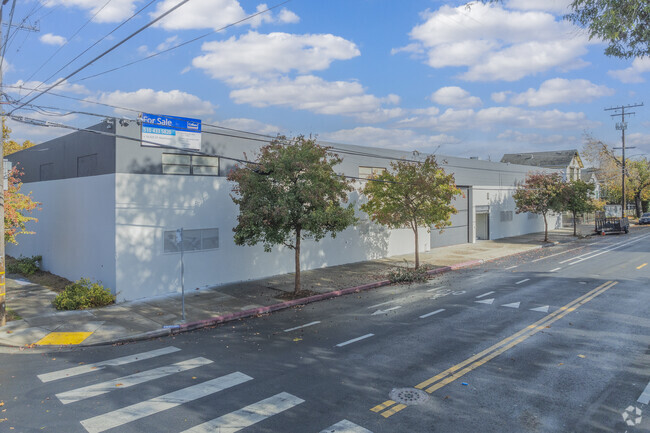 More details for 1680 14th St, Oakland, CA - Industrial for Sale