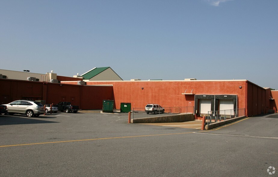 1125 Woodstock Rd, Roswell, GA à louer - Photo du bâtiment - Image 2 de 2