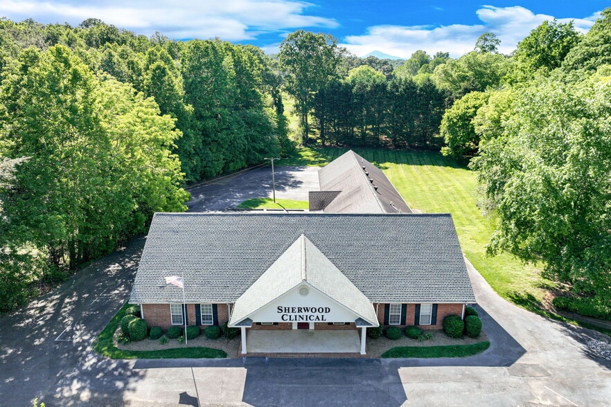 415 Fisk Ave, Demorest, GA à vendre - Photo du bâtiment - Image 2 de 21