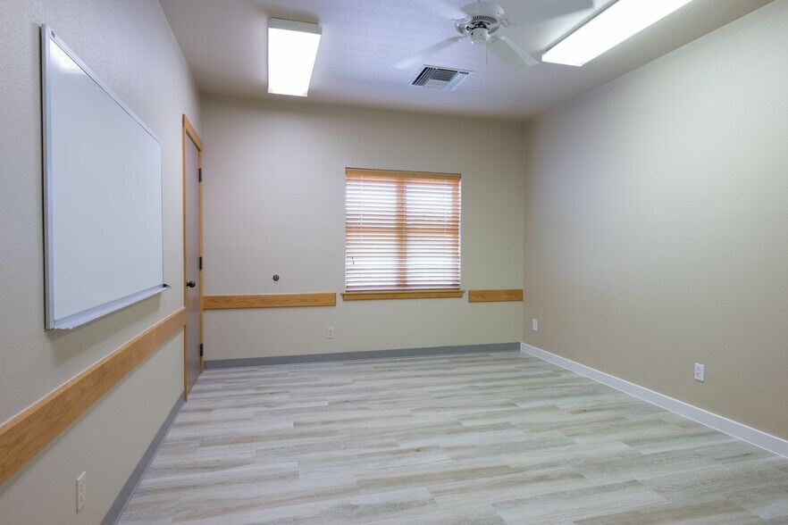 6909 W Courtyard Dr, Austin, TX à louer - Photo intérieure - Image 3 de 4