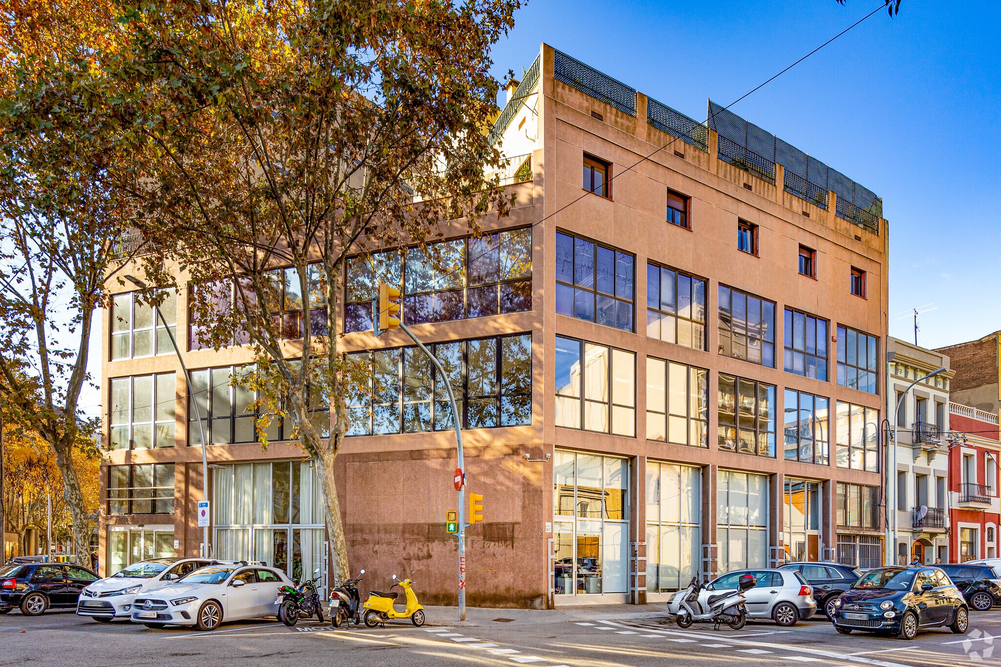 Office in Barcelona, Barcelona for sale Primary Photo- Image 1 of 6