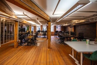 311 Water St, Vancouver, BC à louer Photo intérieure- Image 2 de 7