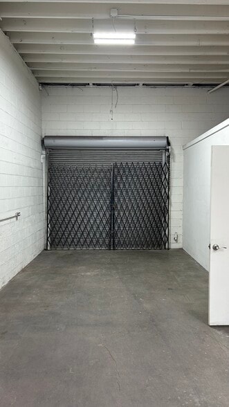 115 W Hyde Park Blvd, Inglewood, CA for lease - Building Photo - Image 3 of 7