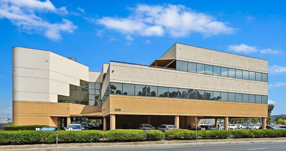 3229 E Spring St, Long Beach, CA for lease - Primary Photo - Image 1 of 13