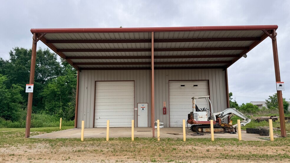 17561 State Highway 155 S, Flint, TX for sale - Primary Photo - Image 1 of 7