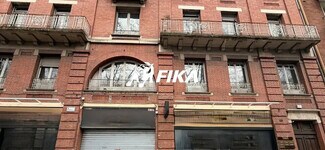 Plus de détails pour Multi-résidentiel à vendre