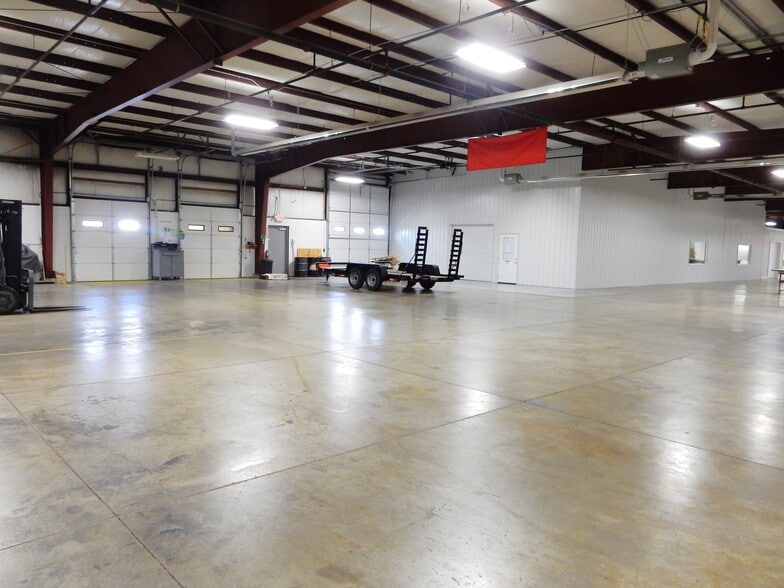 120 Bentley Ct, Findlay, OH for lease - Building Photo - Image 2 of 16